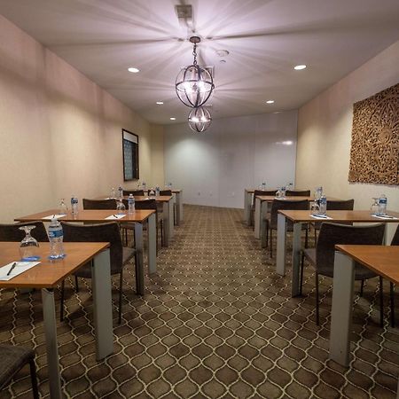 'לונג ביץ Hotel Maya - A Doubletree By Hilton Hotel מראה חיצוני תמונה